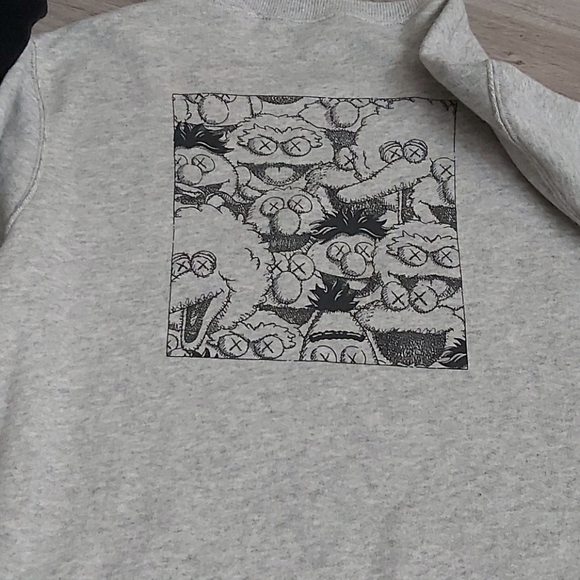 Kaws x uniqlo - Picture 4 of 4